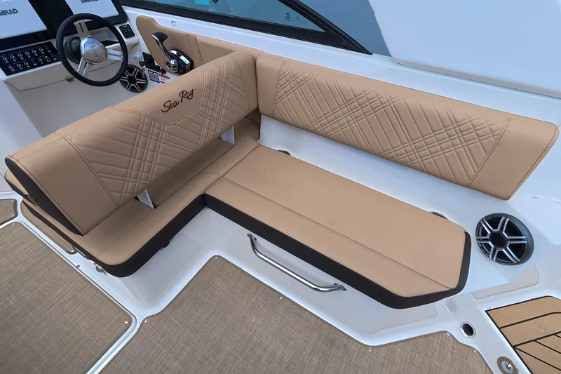 Slide: The Image of Sea Ray SDX 270 Outboard 2026 - 19