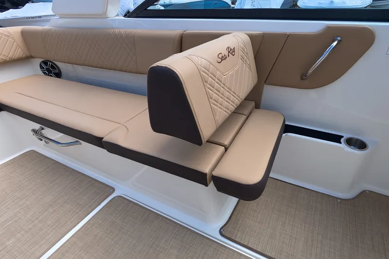 Slide: The Image of Sea Ray SDX 270 Outboard 2026 - 26
