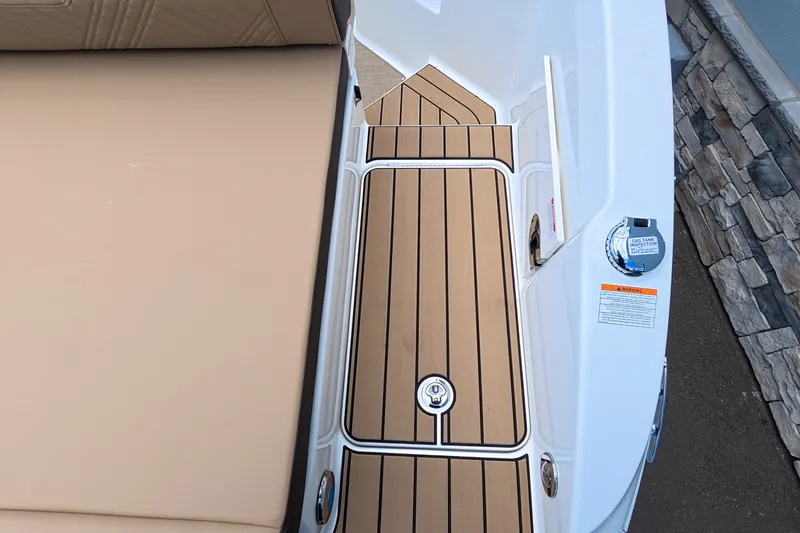 Slide: The Image of Sea Ray SDX 270 Outboard 2026 - 15