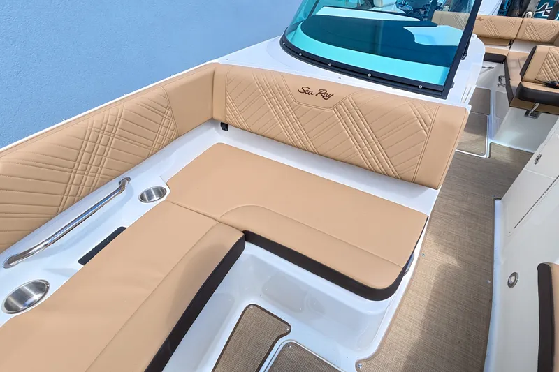 Slide: The Image of Sea Ray SDX 270 Outboard 2026 - 50