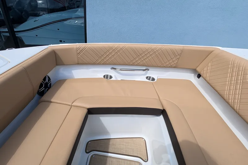 Slide: The Image of Sea Ray SDX 270 Outboard 2026 - 47