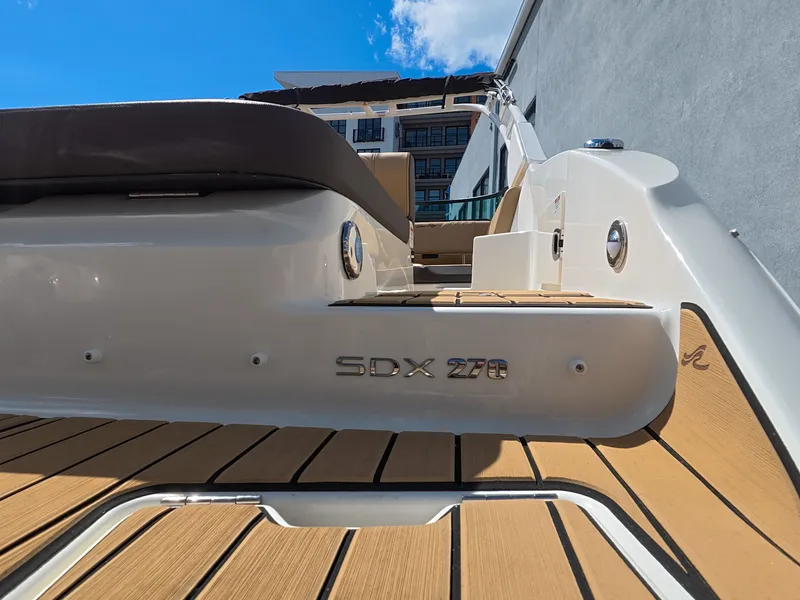 Slide: The Image of Sea Ray SDX 270 Outboard 2026 - 8
