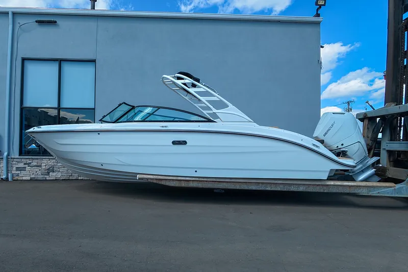 Slide: The Image of Sea Ray SDX 270 Outboard 2026 - 1