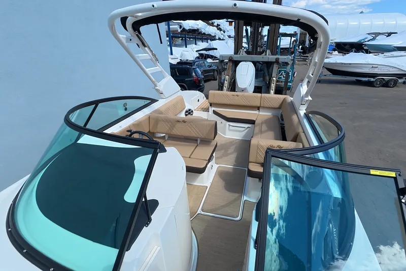 Slide: The Image of Sea Ray SDX 270 Outboard 2026 - 54