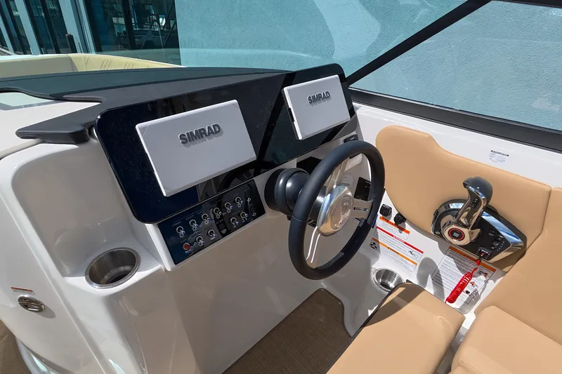 Slide: The Image of Sea Ray SDX 270 Outboard 2026 - 30