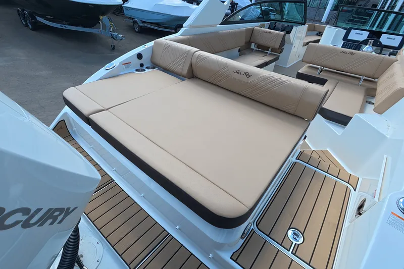 Slide: The Image of Sea Ray SDX 270 Outboard 2026 - 11