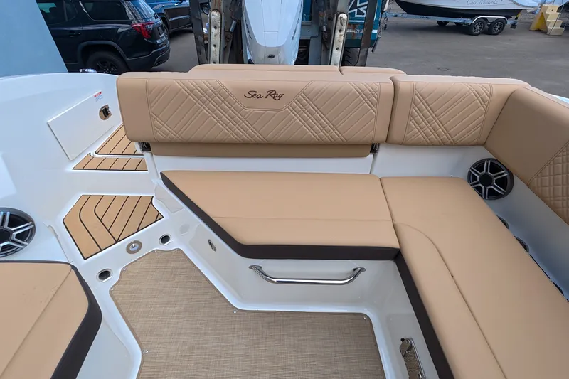 Slide: The Image of Sea Ray SDX 270 Outboard 2026 - 21