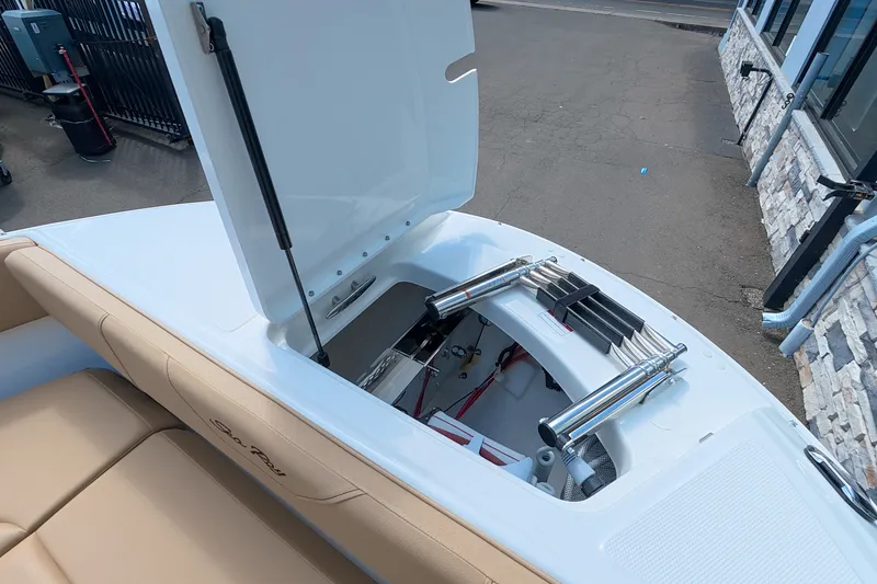 Slide: The Image of Sea Ray SDX 270 Outboard 2026 - 52