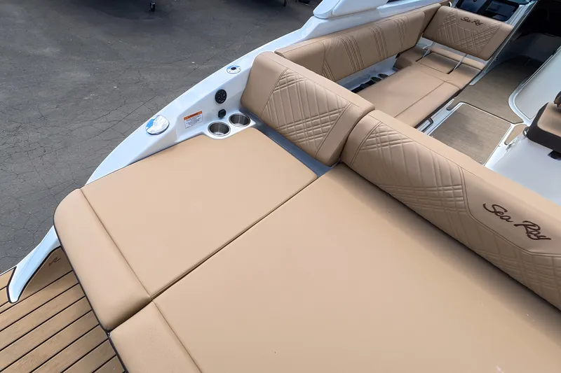 Slide: The Image of Sea Ray SDX 270 Outboard 2026 - 13