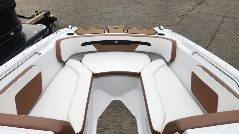 Slide: The Image of Four Winns HD 200 2018 - 23