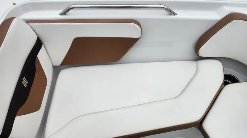 Slide: The Image of Four Winns HD 200 2018 - 25