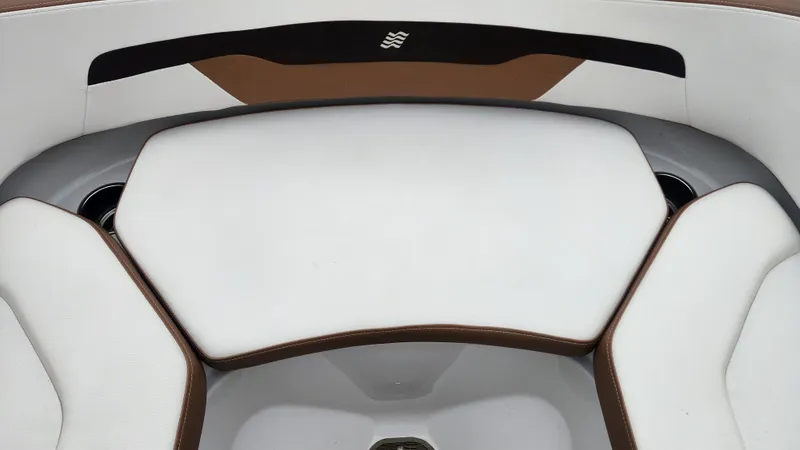 Slide: The Image of Four Winns HD 200 2018 - 26