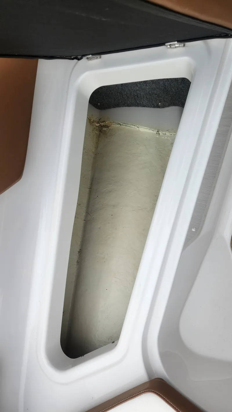 Slide: The Image of Four Winns HD 200 2018 - 29