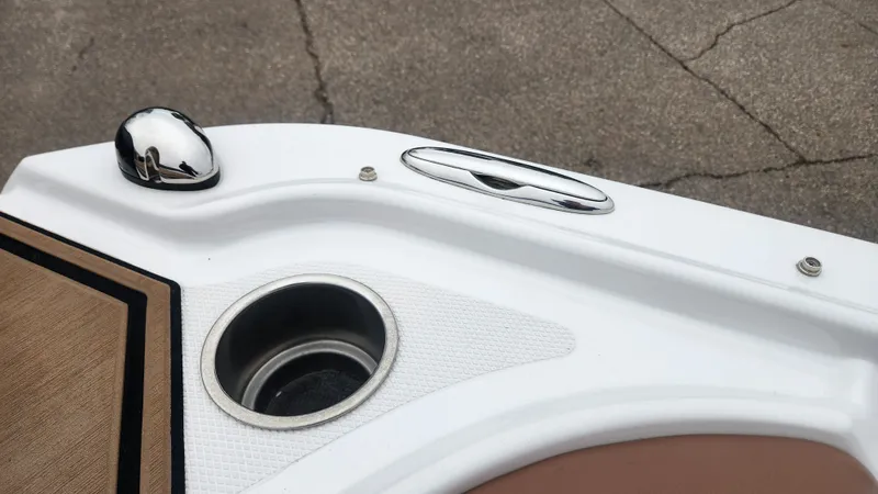 Slide: The Image of Four Winns HD 200 2018 - 31