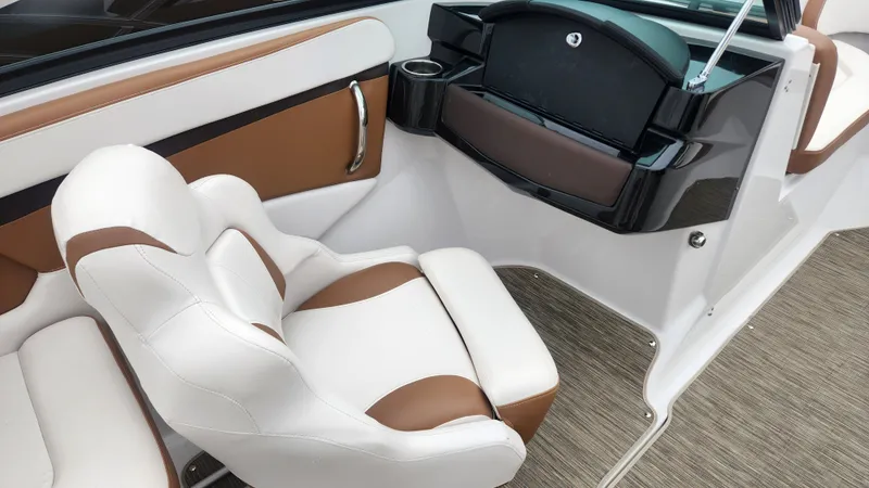 Slide: The Image of Four Winns HD 200 2018 - 39