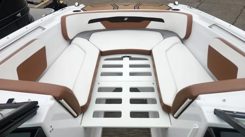 Slide: The Image of Four Winns HD 200 2018 - 58