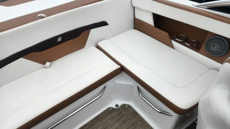 Slide: The Image of Four Winns HD 200 2018 - 59