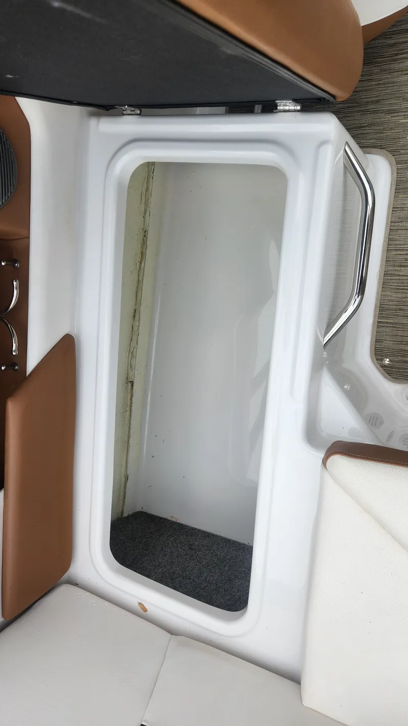 Slide: The Image of Four Winns HD 200 2018 - 60