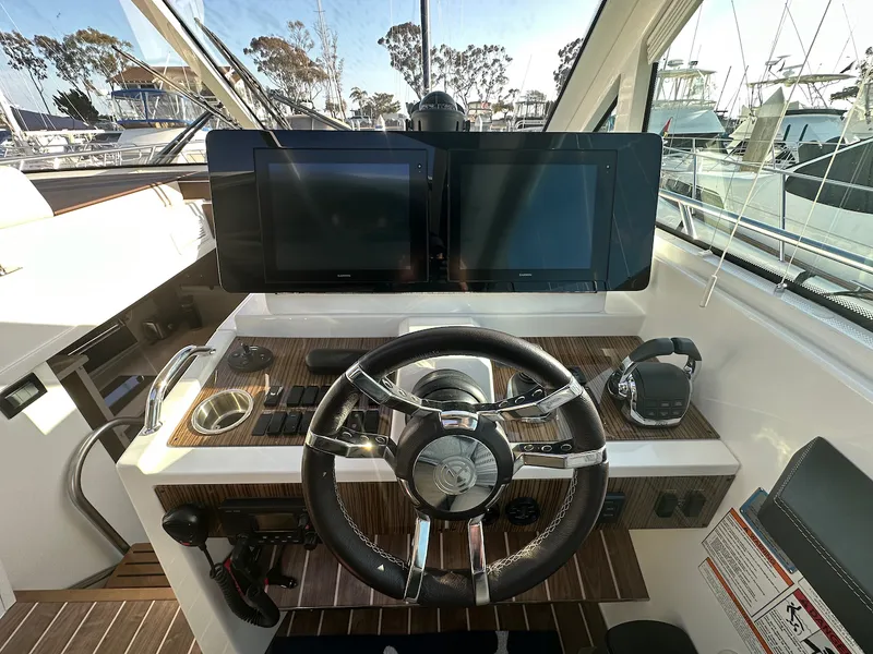 Slide: The Image of Cruisers 48 CANTIUS 2015 - 13