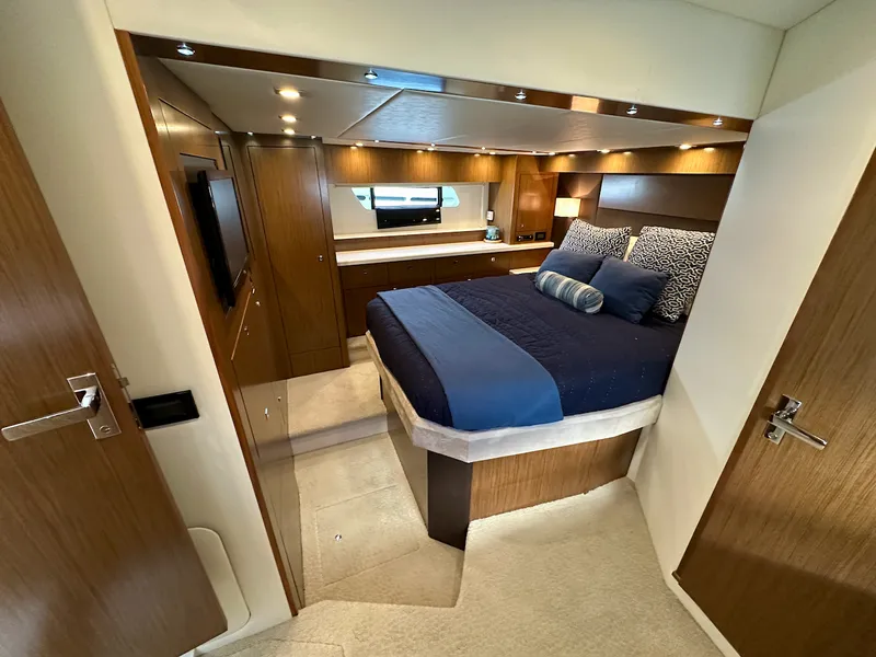 Slide: The Image of Cruisers 48 CANTIUS 2015 - 31