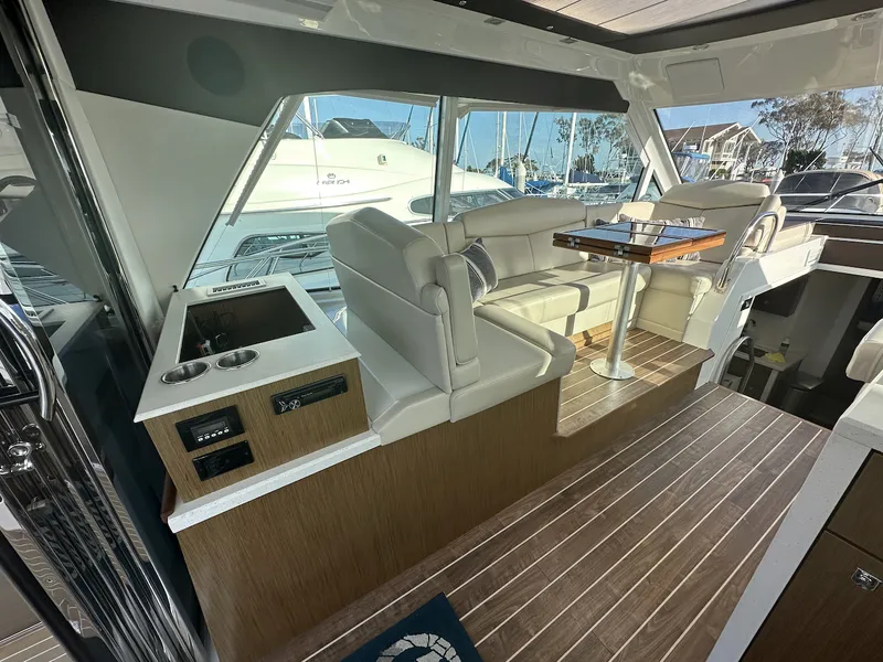 Slide: The Image of Cruisers 48 CANTIUS 2015 - 6