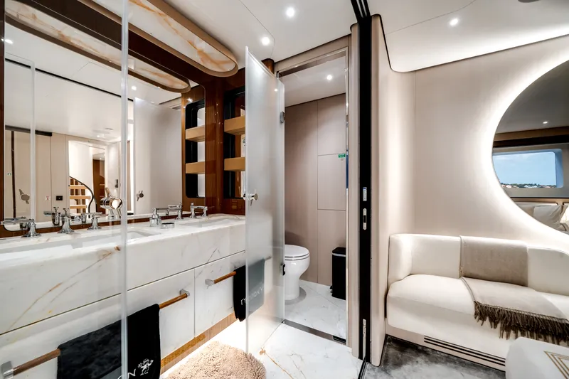 Slide: The Image of Azimut 36 METER 2024 - 108