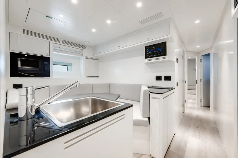 Slide: The Image of Azimut 36 METER 2024 - 125