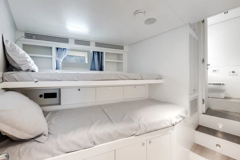 Slide: The Image of Azimut 36 METER 2024 - 126