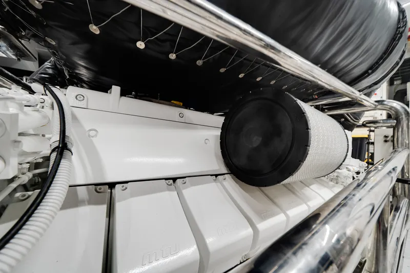 Slide: The Image of Azimut 36 METER 2024 - 133