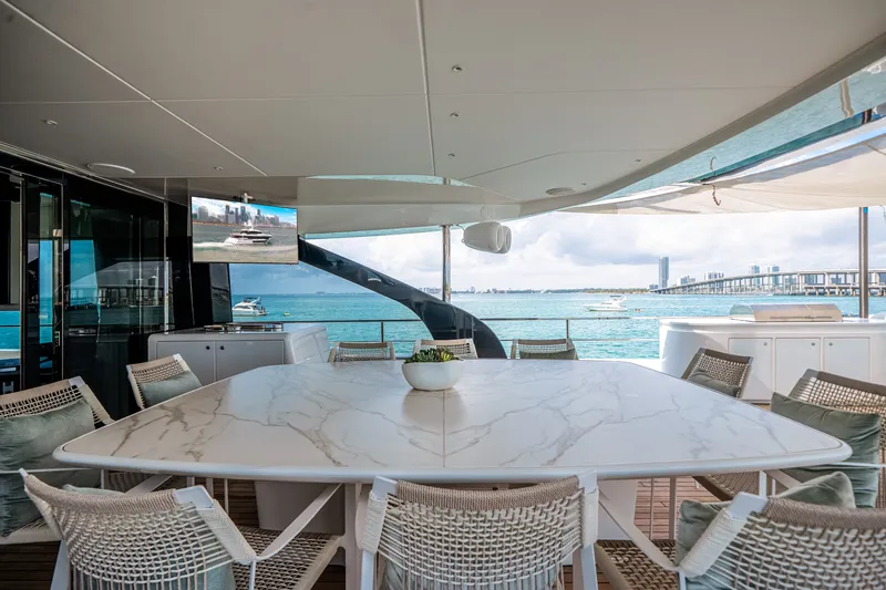 Slide: The Image of Azimut 36 METER 2024 - 34