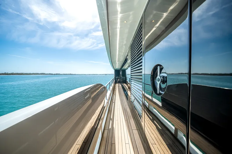 Slide: The Image of Azimut 36 METER 2024 - 38