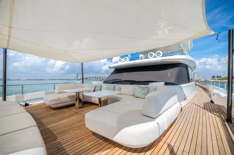 Slide: The Image of Azimut 36 METER 2024 - 42