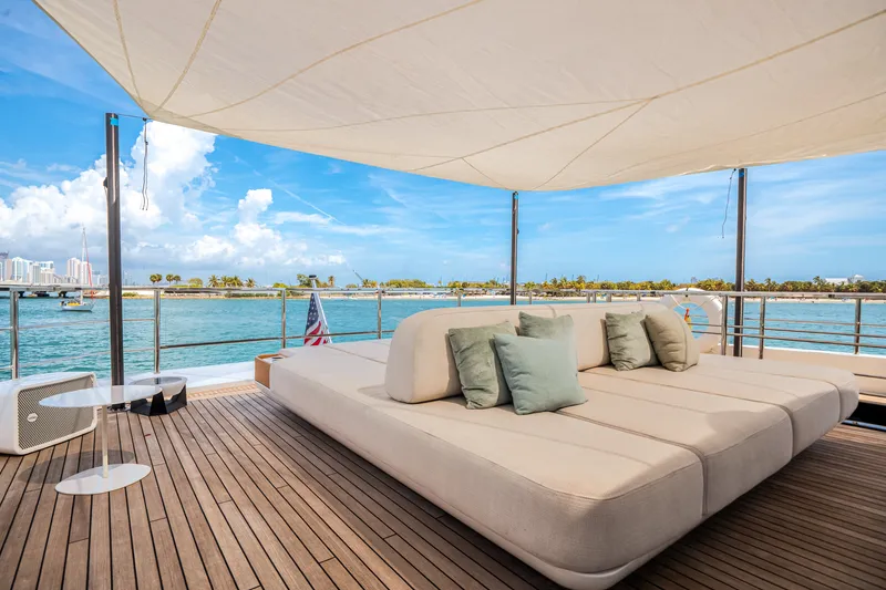 Slide: The Image of Azimut 36 METER 2024 - 53