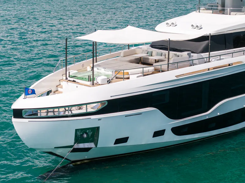 Slide: The Image of Azimut 36 METER 2024 - 6