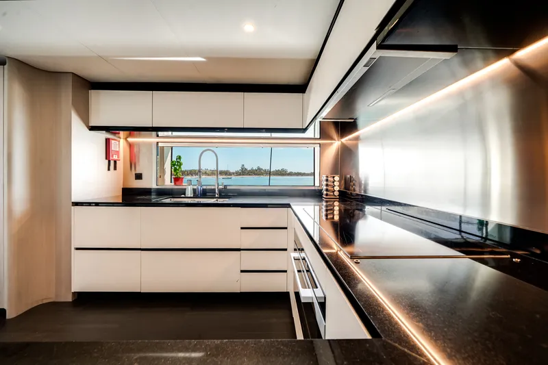 Slide: The Image of Azimut 36 METER 2024 - 74