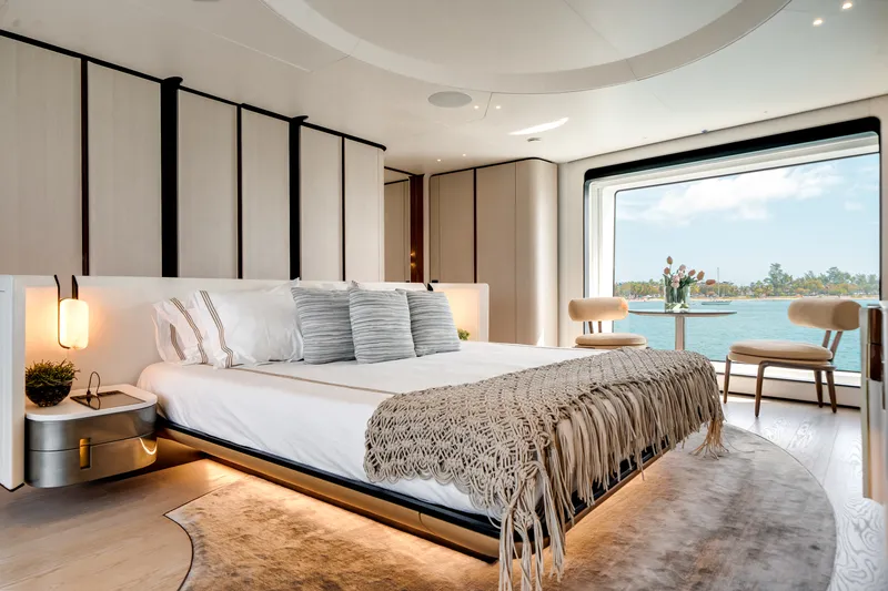 Slide: The Image of Azimut 36 METER 2024 - 83