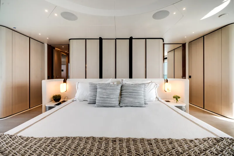 Slide: The Image of Azimut 36 METER 2024 - 84