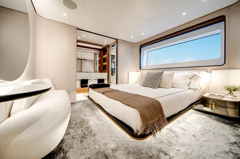 Slide: The Image of Azimut AZ36 2024 - 111