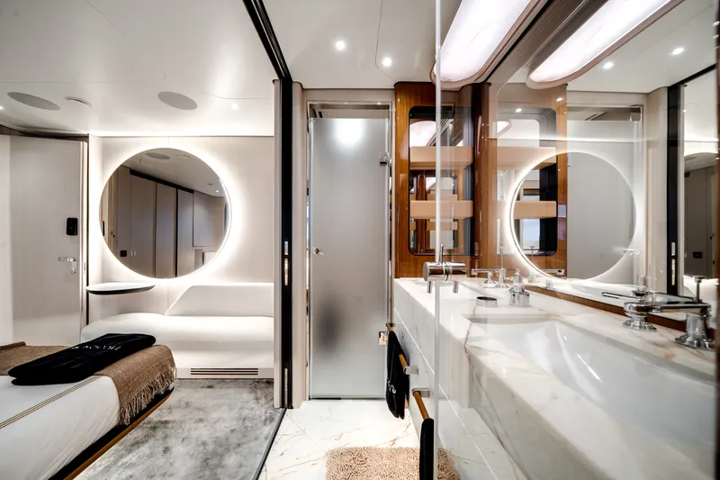 Slide: The Image of Azimut AZ36 2024 - 115