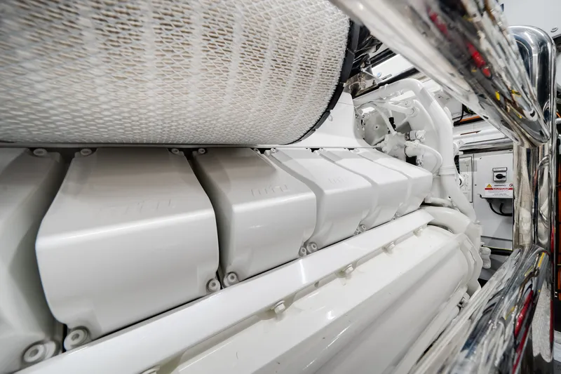 Slide: The Image of Azimut AZ36 2024 - 131