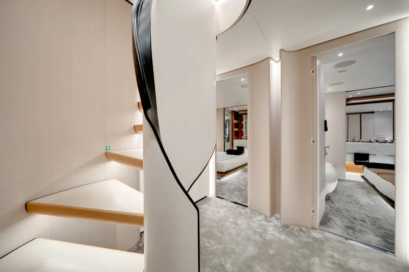 Slide: The Image of Azimut AZ36 2024 - 98