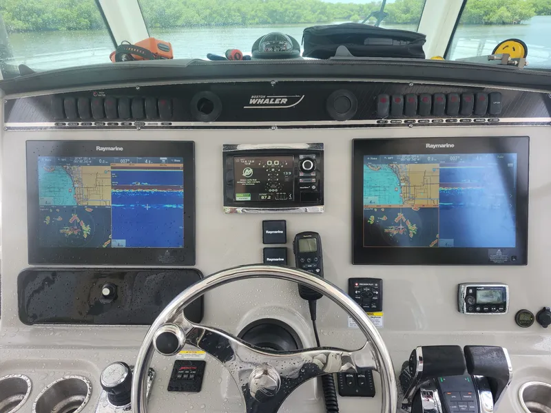 The Image of Sea Ray 410 EXPRESS 2000 - 0