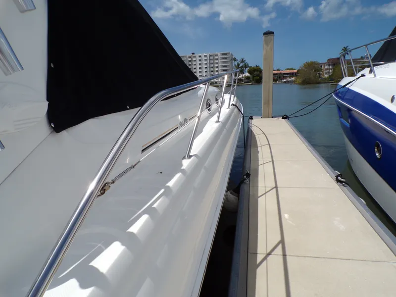 Slide: The Image of Sea Ray 410 EXPRESS 2000 - 10