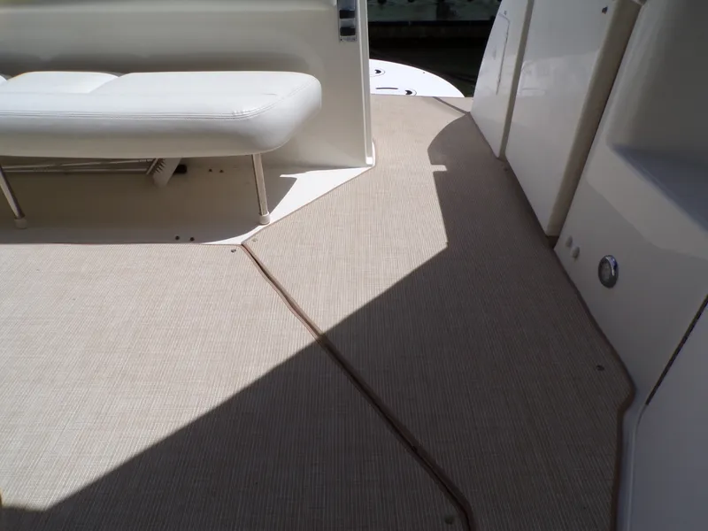 Slide: The Image of Sea Ray 410 EXPRESS 2000 - 17