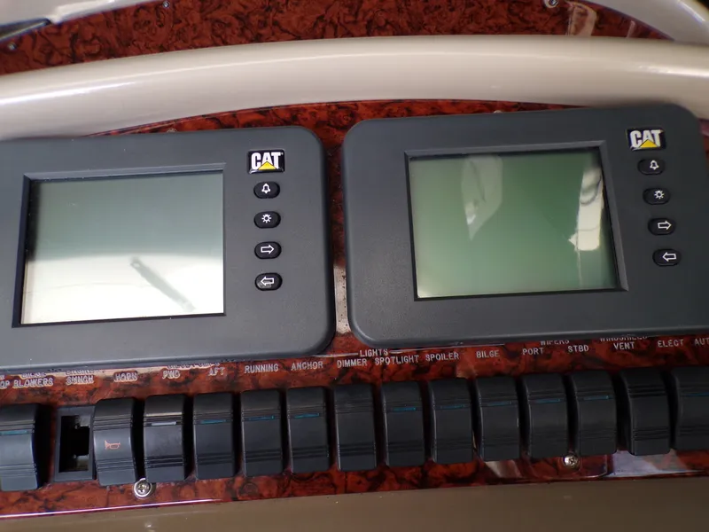 Slide: The Image of Sea Ray 410 EXPRESS 2000 - 23