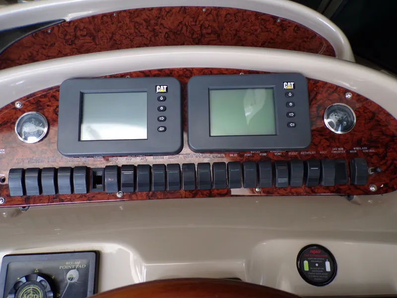 Slide: The Image of Sea Ray 410 EXPRESS 2000 - 24