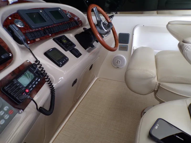 Slide: The Image of Sea Ray 410 EXPRESS 2000 - 28