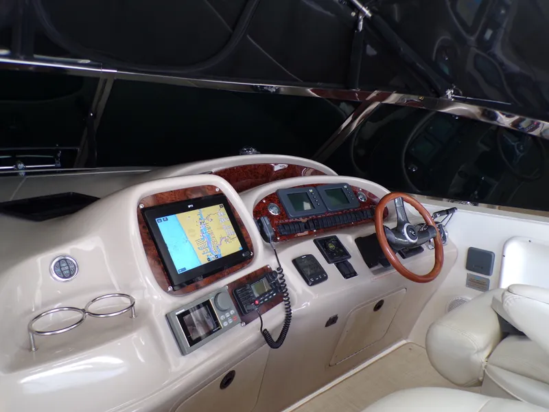Slide: The Image of Sea Ray 410 EXPRESS 2000 - 29