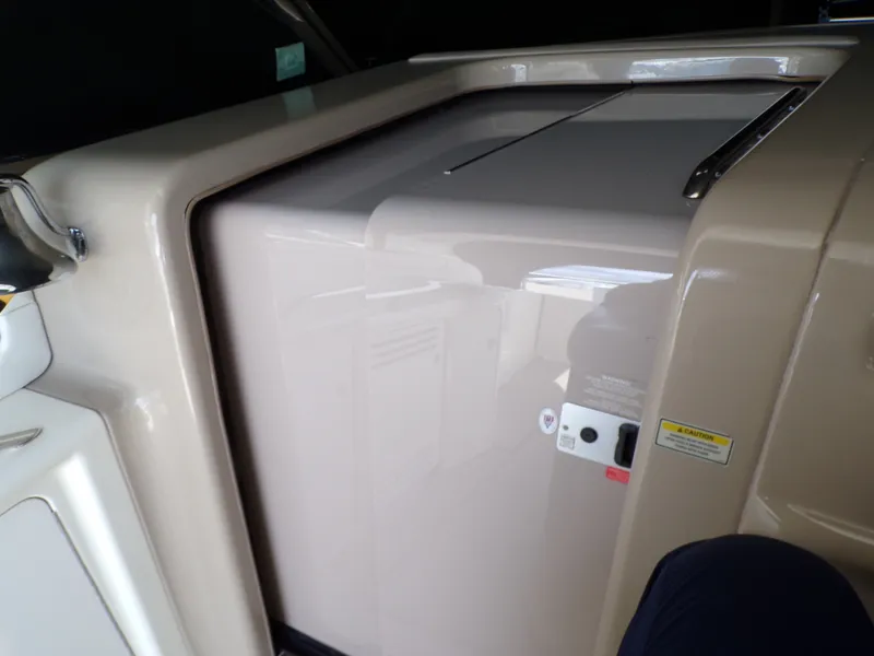 Slide: The Image of Sea Ray 410 EXPRESS 2000 - 31
