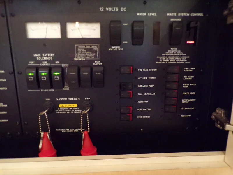 Slide: The Image of Sea Ray 410 EXPRESS 2000 - 35